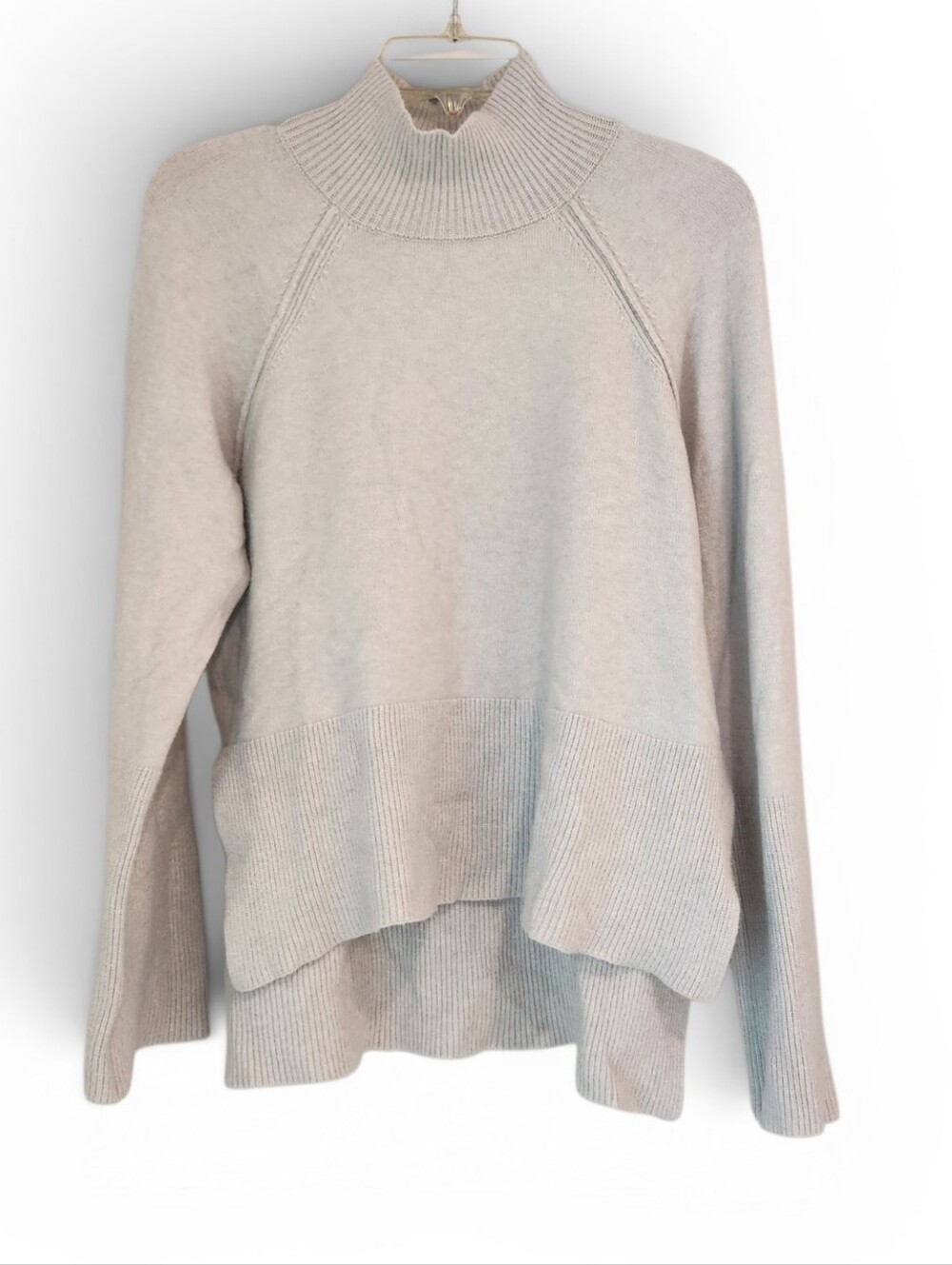 Cyrus Women’s Cream High-Neck Turtle Neck Layered Hem Sweater Size S